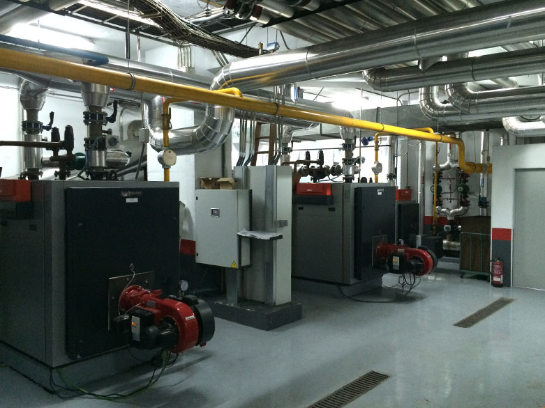 Caldera central Viessmann en Irunlarrea 6-8